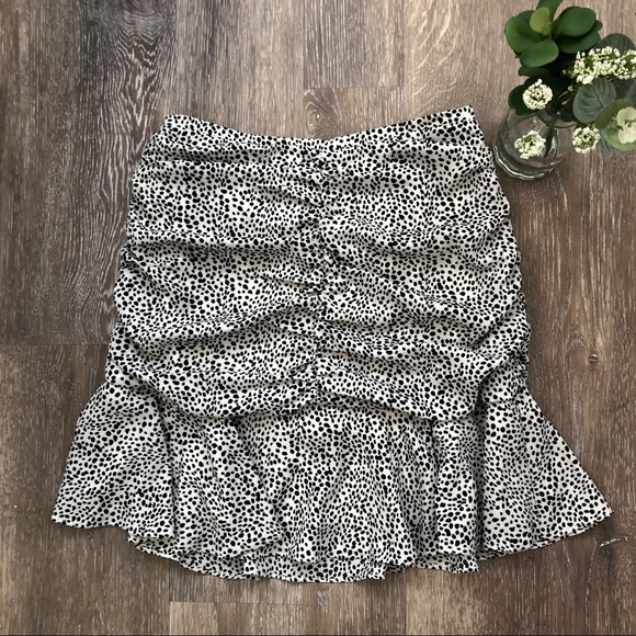 Lucy Paris Dresses & Skirts - NWT Lucy Paris Ruched Skirt